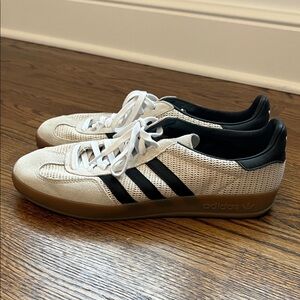 Adidas Men's Cream and Black Sneakers